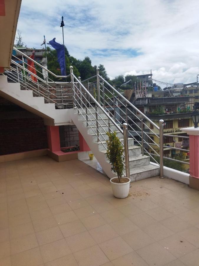 Hotel Nambrog Bomdila Exterior foto